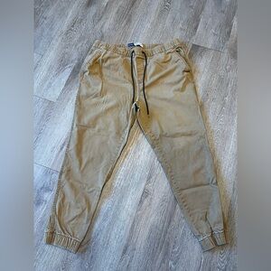 Old Navy Men's Joggers in Tan